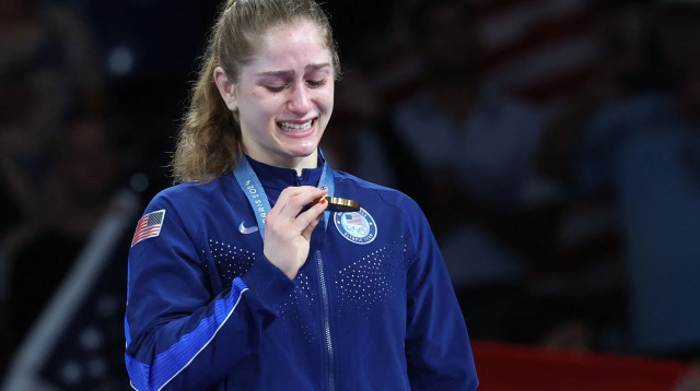 עמית אלור עם מדליית הזהב, אולימפיאדת פריז 2024 (צילום: רויטרס)