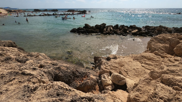 חוף אכזיב (צילום: אורן גבאי גולן)