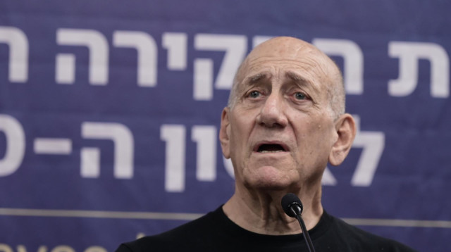 אהוד אולמרט בוועדת חקירה אזרחית (צילום: אבשלום ששוני)