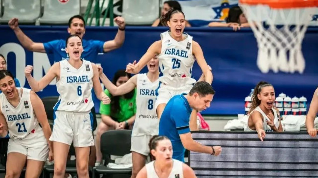 נבחרת הנערות של ישראל בכדורסל (צילום: אתר רשמי, פיב"א אירופה)