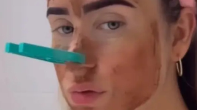 צואה כמסכת יופי? אוי ואבוי (צילום: מתוך אינסטגרם)