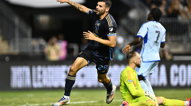 תאי בריבו חוגג במדי פילדלפיה יוניון (צילום: רויטרס)