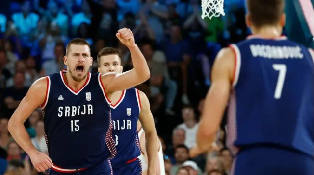 הצגה. יוקיץ' (צילום: רויטרס)