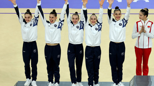 נבחרת ישראל התעמלות אומנותית על הפודיום, פריז 2024 (צילום: רויטרס)