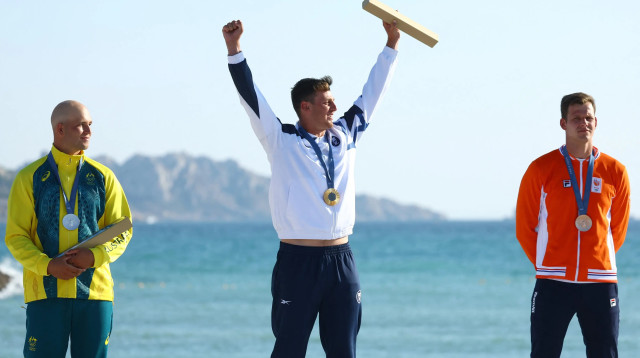 תום ראובני עם מדליית הזהב, אולימפיאדת פריז 2024 (צילום: רויטרס)