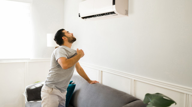 היפרהידרוזיס. הלחות מגבירה את ההזעה (צילום:  iStock)