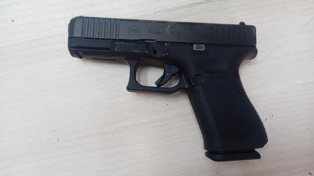 אקדח מסוג גלוק (צילום: דוברות המשטרה)