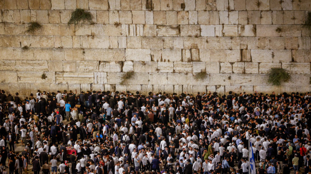 תשעה באב בכותל המערבי (צילום: חיים גולדברג, פלאש 90)