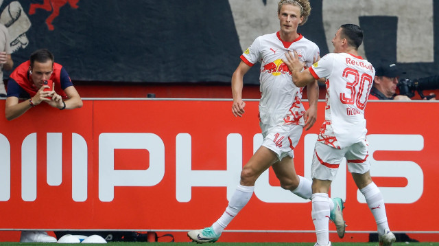 אוסקר גלוך, מוריץ קרגור שחקני רד בול זלצבורג חוגגים (צילום: GettyImages, BSR Agency)