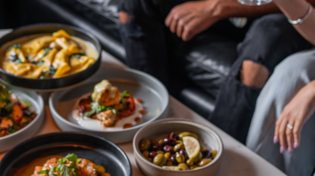 פותחים שולחן, מסעדת אברטו (צילום:  עוז אוחיון)