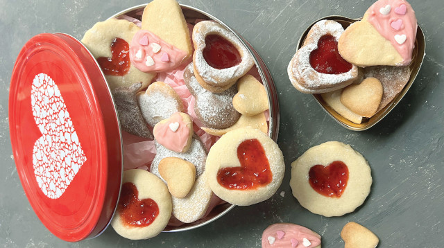 עוגיות לבבות פריכות (צילום: פסקל פרץ-רובין)