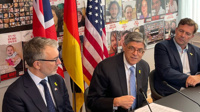 שגרירי גרמניה, בריטניה וארה"ב במסיבת עיתונאים (צילום: ליעם אדיב)