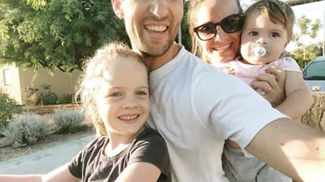 שגיא דקל-חן ומשפחתו (צילום: באדיבות המשפחה)