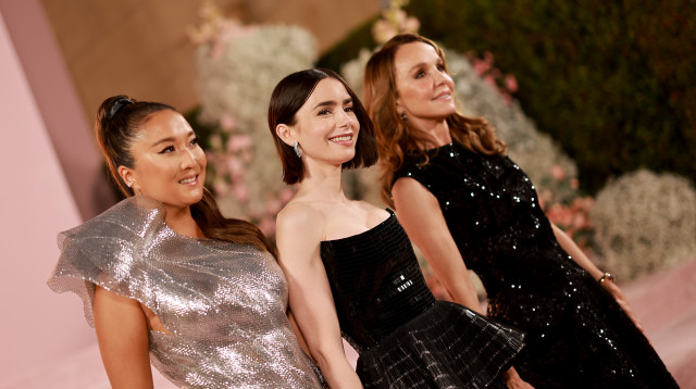 אשלי פארק, לילי קולינס ולירוי-בוליה (צילום:  Matt Winkelmeyer/Getty Images for Netflix)