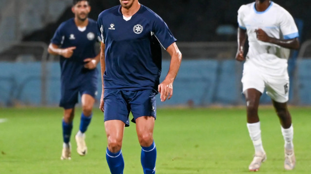 אור רויזמן, שחקן מכבי פתח תקוה (צילום: ברני ארדוב)