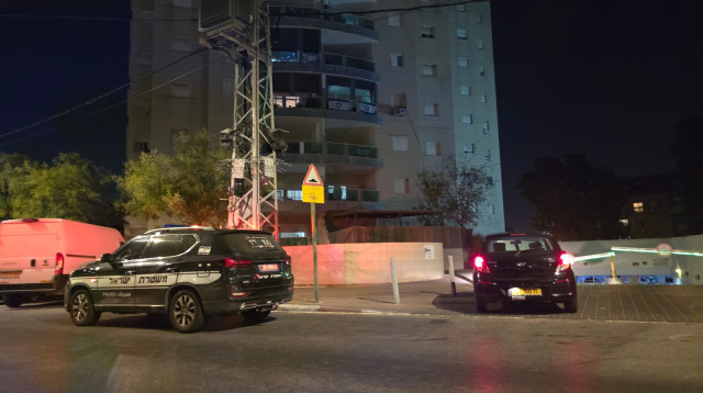 משטרה בפתח תקווה (צילום: דוברות המשטרה)