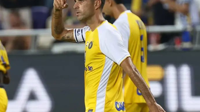 מבקש להוריד היסטריה מהמקום שלו בהרכב. זהבי (צילום: דני מרון)