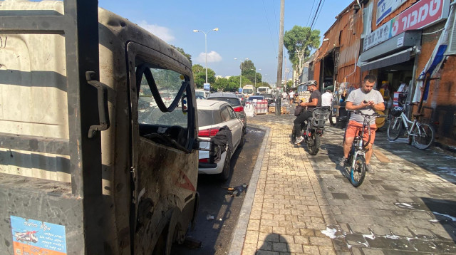 זירת פיצוץ המטען בתל אביב (צילום: אבשלום ששוני)