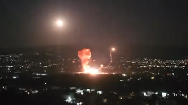 תקיפות צה"ל בעומק לבנון (צילום: צילום מסך רשתות ערביות)