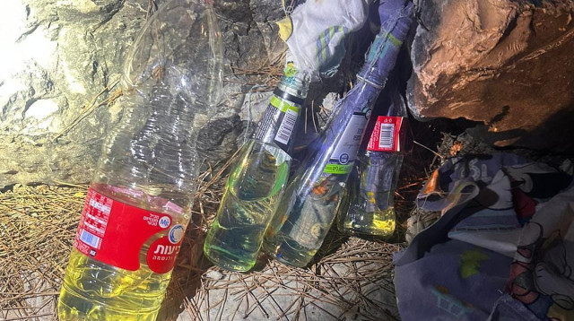 בקבוקי התבערה (צילום: דוברות המשטרה)