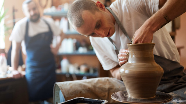 כיצד תמצאו סדנאות מעניינות בסביבה? (צילום: FREEPIK)