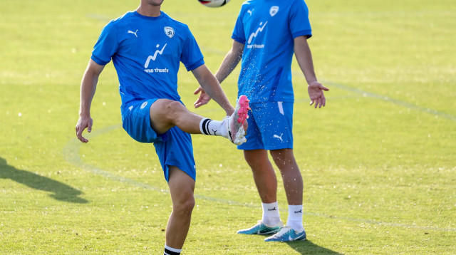 גוני נאור באימון נבחרת ישראל (צילום: דני מרון)