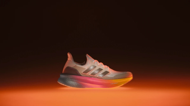 אדידס Ultraboost 5  (צילום: יח"צ)