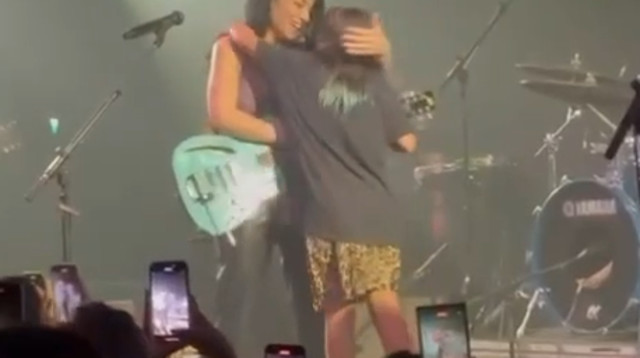 נינט טייב ובתה אמיליה (צילום: צילום מסך)