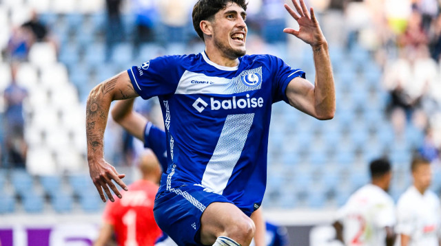 עומרי גנדלמן שחקן גנט חוגג שער (צילום: GettyImages, TOM GOYVAERTS/AFP)