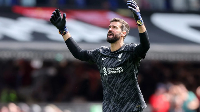 שוער ליברפול אליסון (צילום: רויטרס)