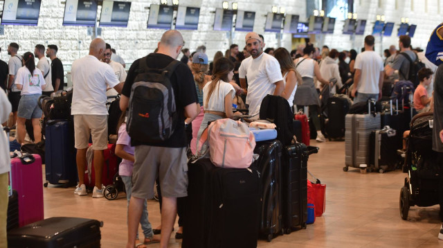 עומס בנתב"ג (צילום: אבשלום ששוני)