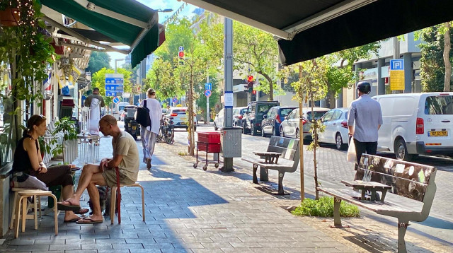 רחוב בתל אביב (צילום: אבשלום ששוני)