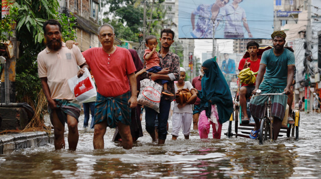 שיטפונות קשים בבנגלדש (צילום: רויטרס)