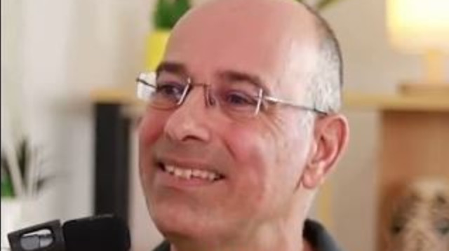 פרופ' ירון זליכה בפודקאסט (צילום: צילום מסך רשתות חברתיות לפי חוק 27א לזכויות יוצרים)