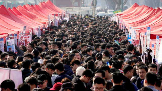 מחפשי עבודה ביריד האבטלה בסין, 2018 (צילום: רויטרס)