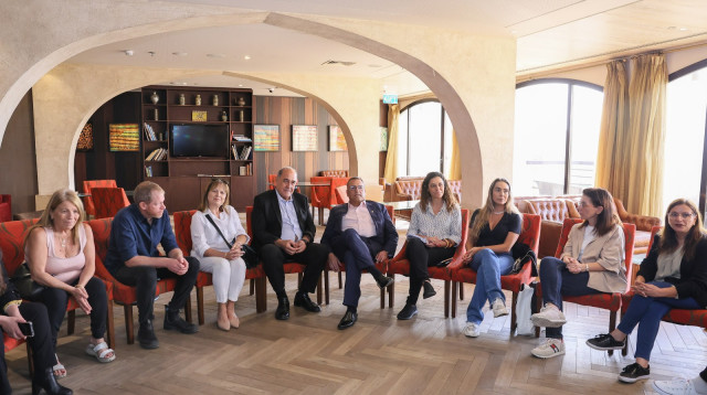 ראש העיר ירושלים משה ליאון וראש המועצה מקומית שלומי גבי נעמן (צילום: ארנון בוסאני)