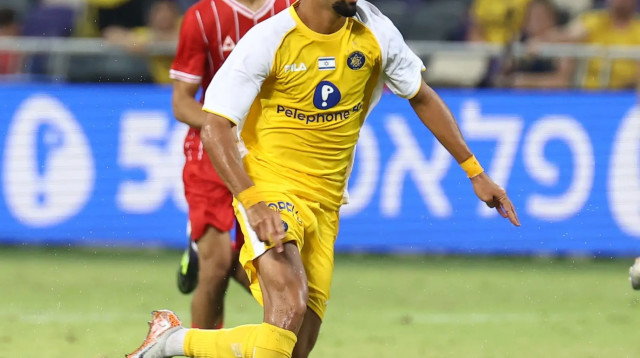 שחקן מכבי תל אביב רוי רביבו (צילום: דני מרון)