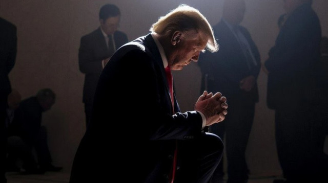 טראמפ פרסם תמונת AI של עצמו. מבט מקרוב מגלה שחסרה אצבע (צילום: רשתות חברתיות)