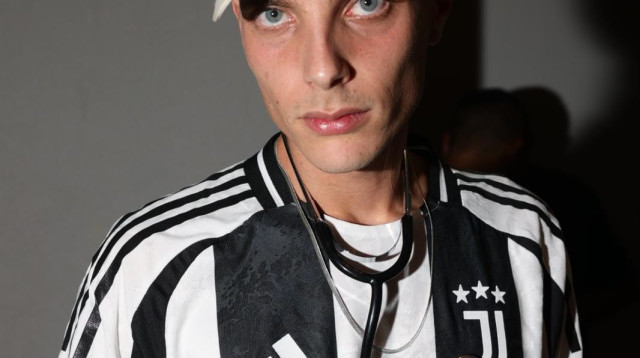 אורי קומאי (דודו פארוק) (צילום: יובל חן)