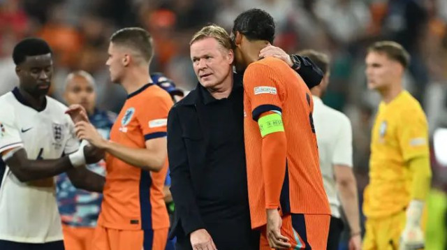 וירג'יל ואן דייק עם רונאלד קומאן (צילום: GettyImages, Dan Mullan)