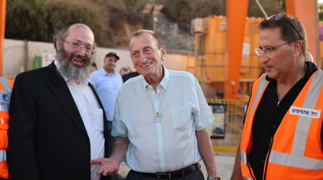 פרוייקט תשתיות מורכב בטיילת בכניסה ליפו (צילום: יח"צ מי אביבים)