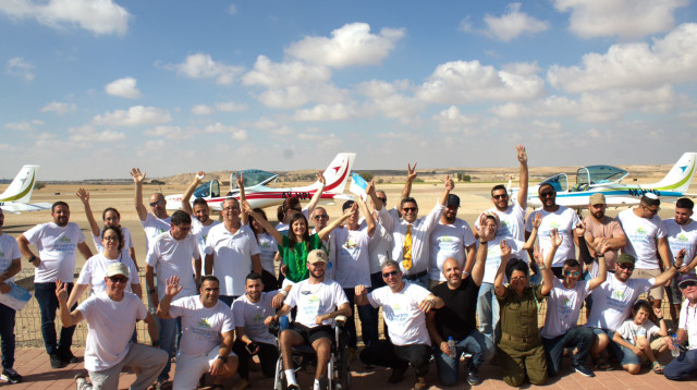 נגעו בשמיים: מטס אווירי מיוחד לפצועי המלחמה (צילום: עדי נגב - נחלת ערן)