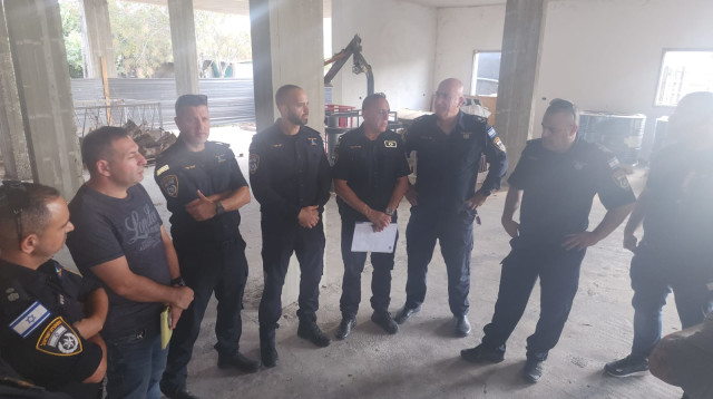 המשטרה בזירת האירוע בזרזיר (צילום: דוברות המשטרה)