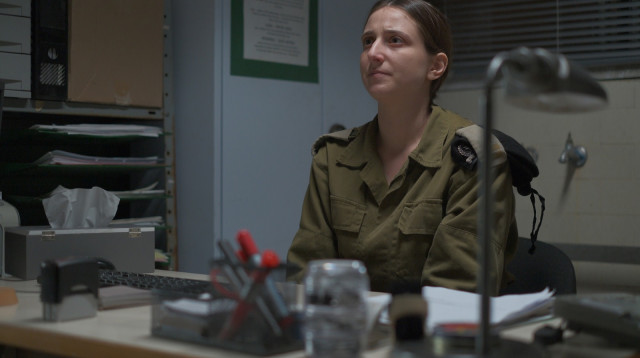 אלונה סער ב"המפקדת" (צילום: רן מנדלסון: באדיבות כאן 11, בלאק שיפ הפקות סרטים)