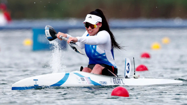 חותרת הקיאקים טליה אילת במשחקים הפראלימפיים (צילום: רויטרס)