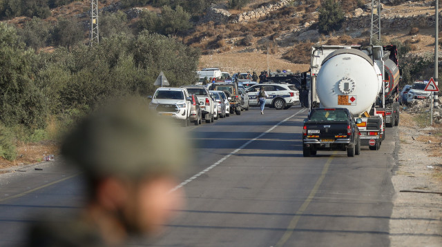 זירת הפיגוע במעבר אלנבי (צילום: Wisam Haslmaoun/Flash90)