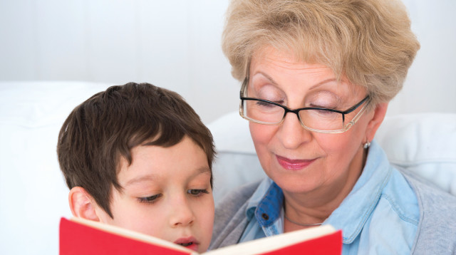 סבתא ונכד. אילוסטרציה (צילום: שאטרסטוק)