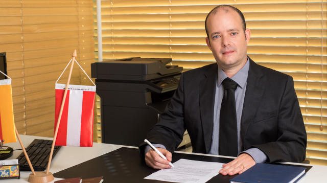 עו"ד ניר לנקר (צילום: יח"צ, משרד עו"ד ונוטריון לנקר ירדני)