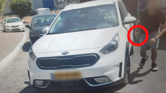 תיעוד מלכידת החשוד בדקירה בעפולה (צילום: דוברות המשטרה)