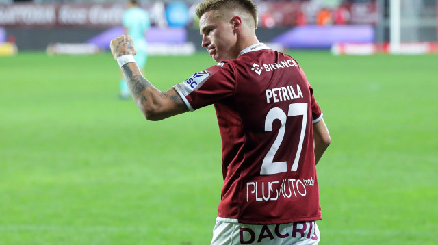 קלאודיו פטרילה במדי קלוז' (צילום: GettyImages, Vasile Mihai-Antonio)